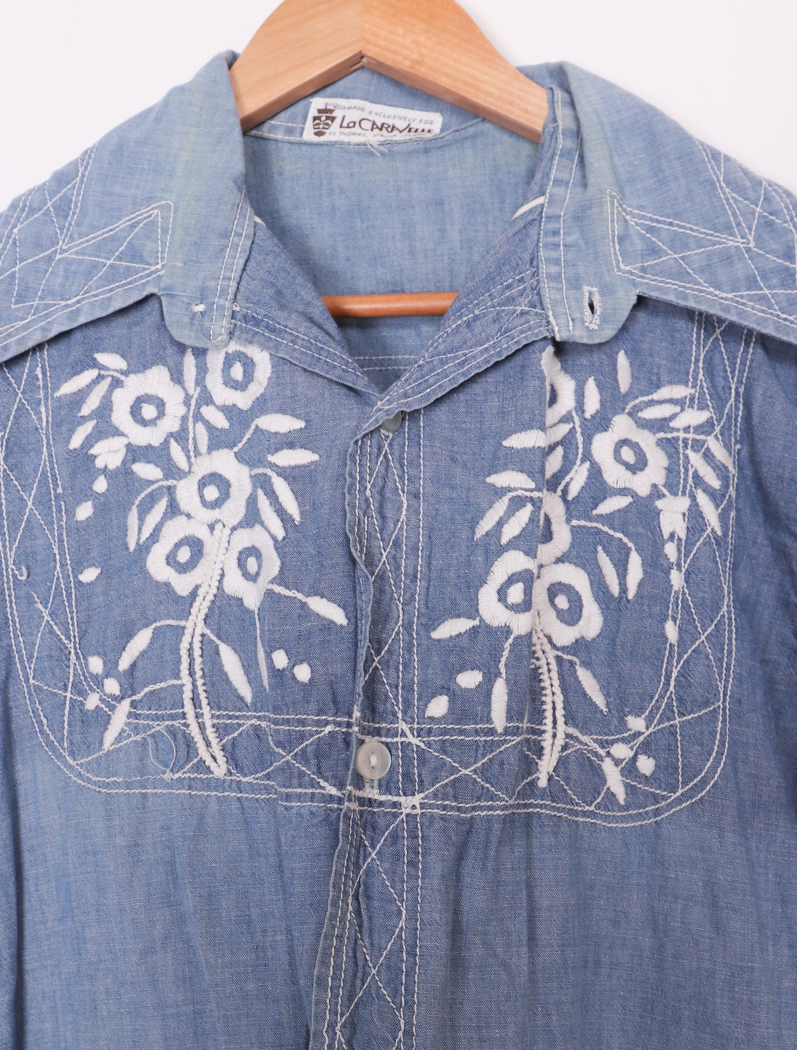 70s La Caravelle Chambray White Embroidered Flowers Blouse